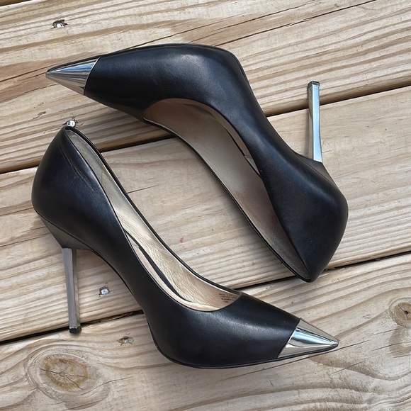 Michael Kors "ZADY" Black Leather Heels Size 7.5 - Picture 3 of 12